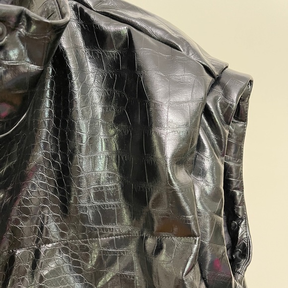 DKNY
Size S Vest New with tags - Picture 7 of 8